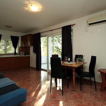Apartments & Rooms Lucie Posedarje Ngoại thất bức ảnh