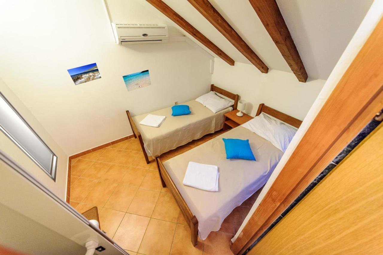 Apartments & Rooms Lucie Posedarje Ngoại thất bức ảnh