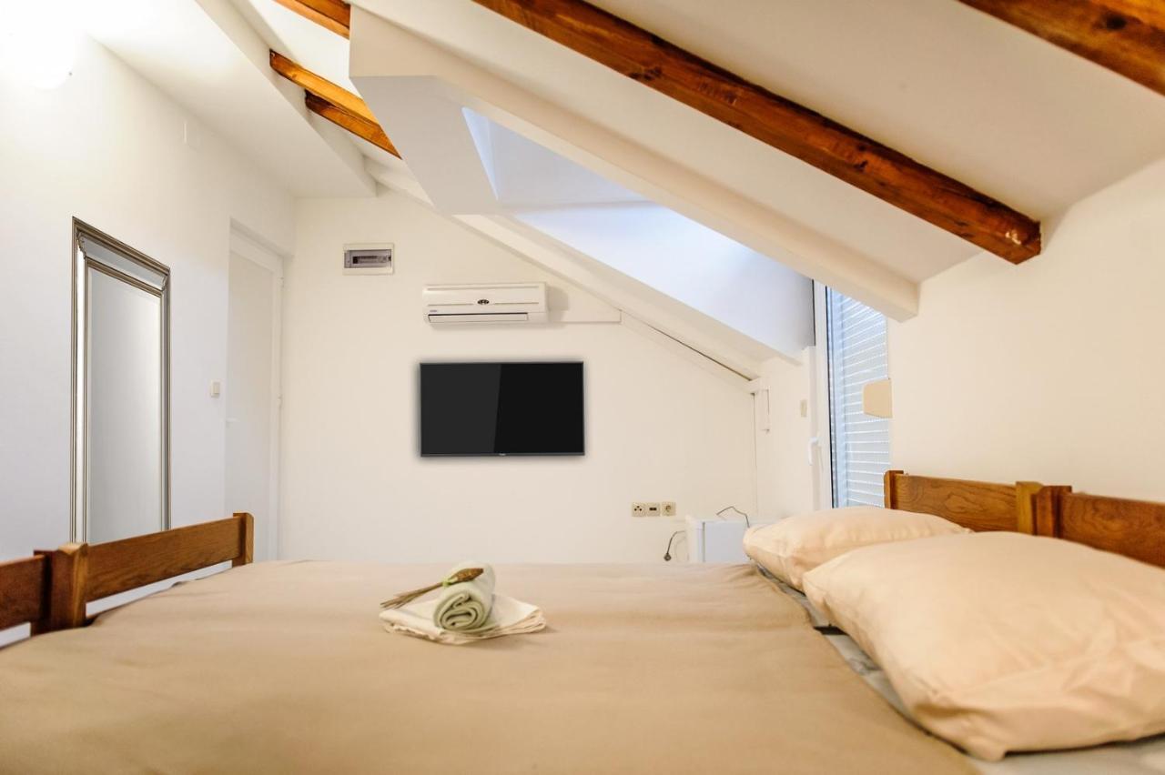 Apartments & Rooms Lucie Posedarje Ngoại thất bức ảnh