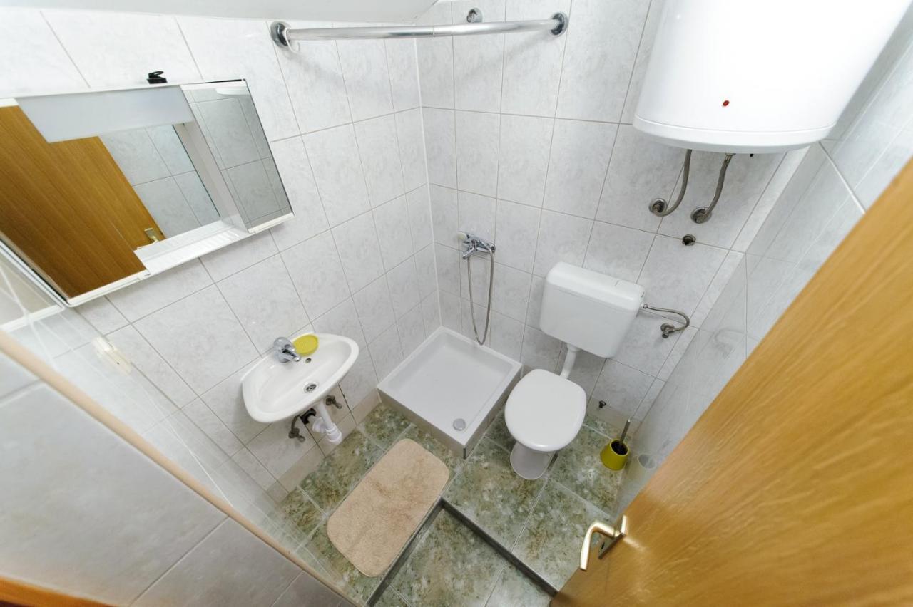 Apartments & Rooms Lucie Posedarje Ngoại thất bức ảnh