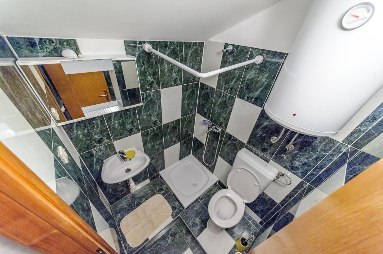 Apartments & Rooms Lucie Posedarje Ngoại thất bức ảnh