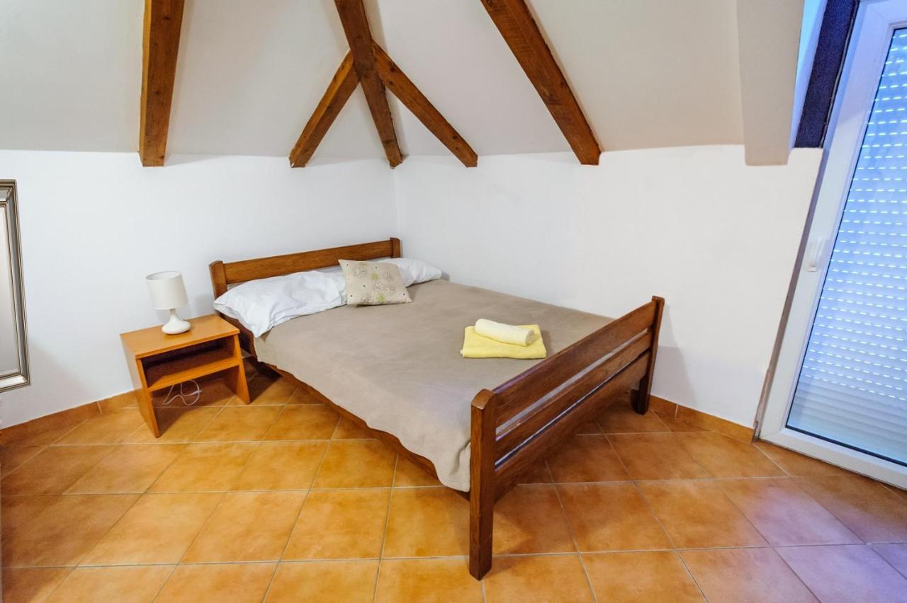 Apartments & Rooms Lucie Posedarje Ngoại thất bức ảnh