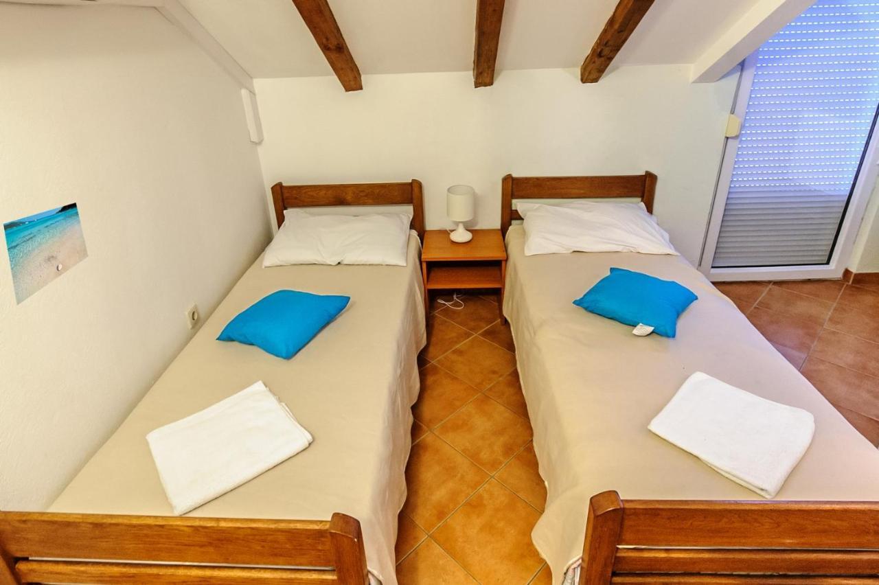 Apartments & Rooms Lucie Posedarje Ngoại thất bức ảnh