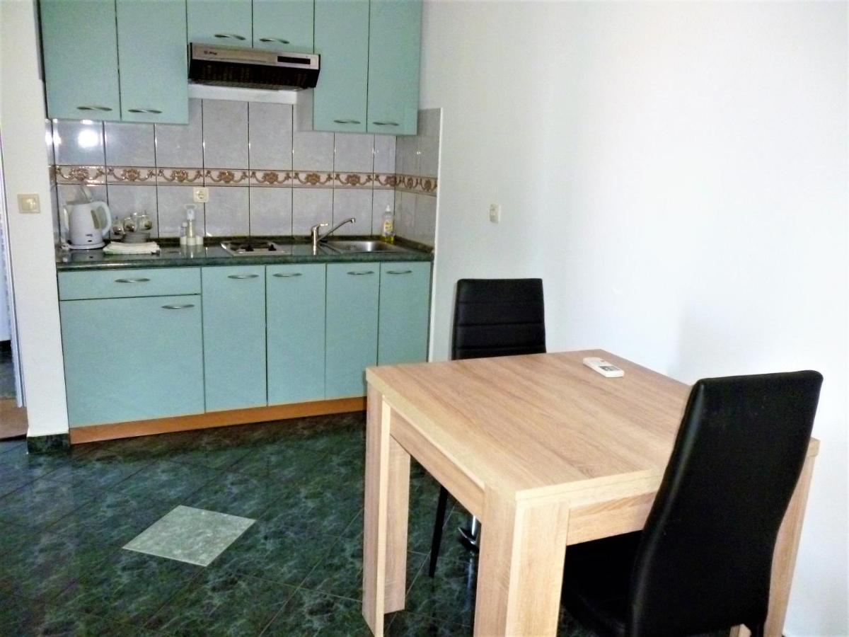 Apartments & Rooms Lucie Posedarje Ngoại thất bức ảnh