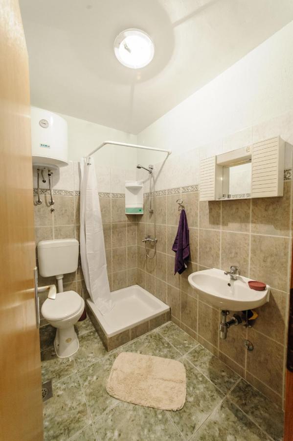 Apartments & Rooms Lucie Posedarje Ngoại thất bức ảnh