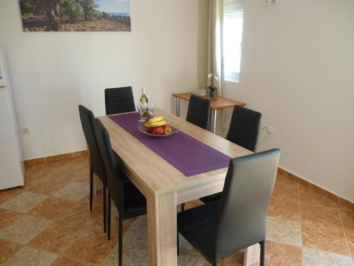 Apartments & Rooms Lucie Posedarje Ngoại thất bức ảnh