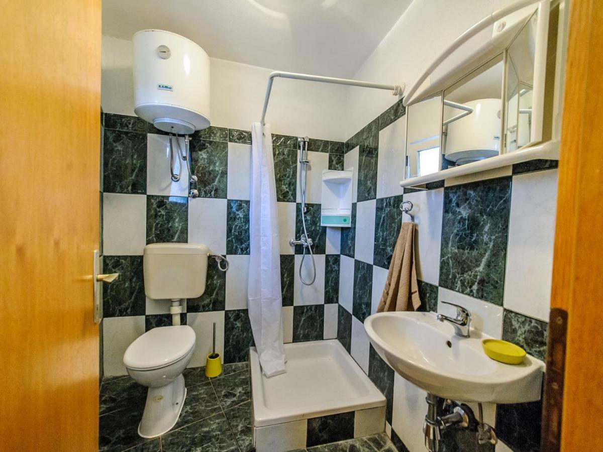 Apartments & Rooms Lucie Posedarje Ngoại thất bức ảnh