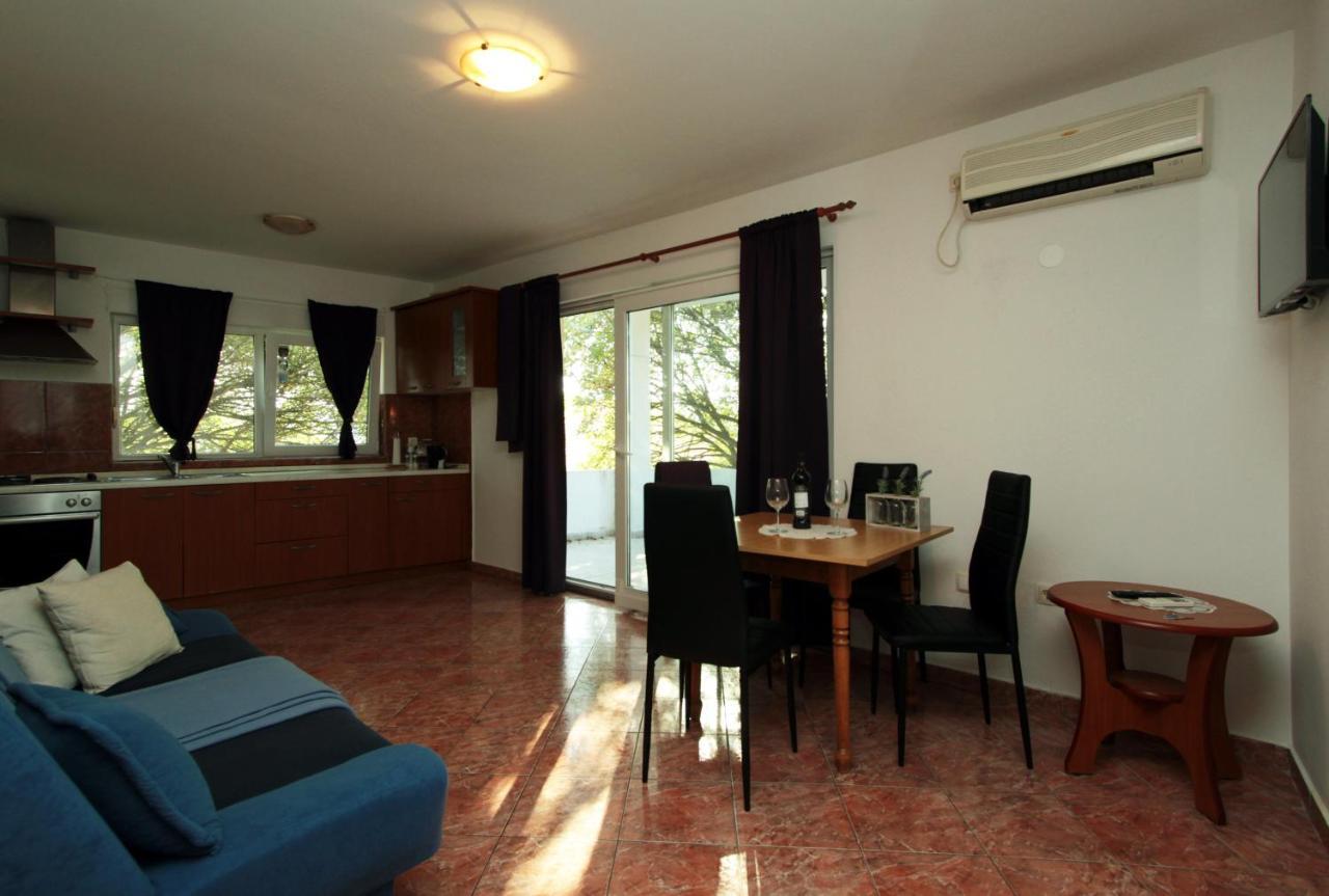 Apartments & Rooms Lucie Posedarje Ngoại thất bức ảnh