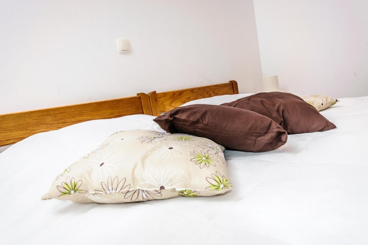 Apartments & Rooms Lucie Posedarje Ngoại thất bức ảnh