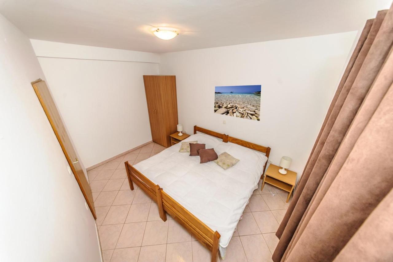 Apartments & Rooms Lucie Posedarje Ngoại thất bức ảnh