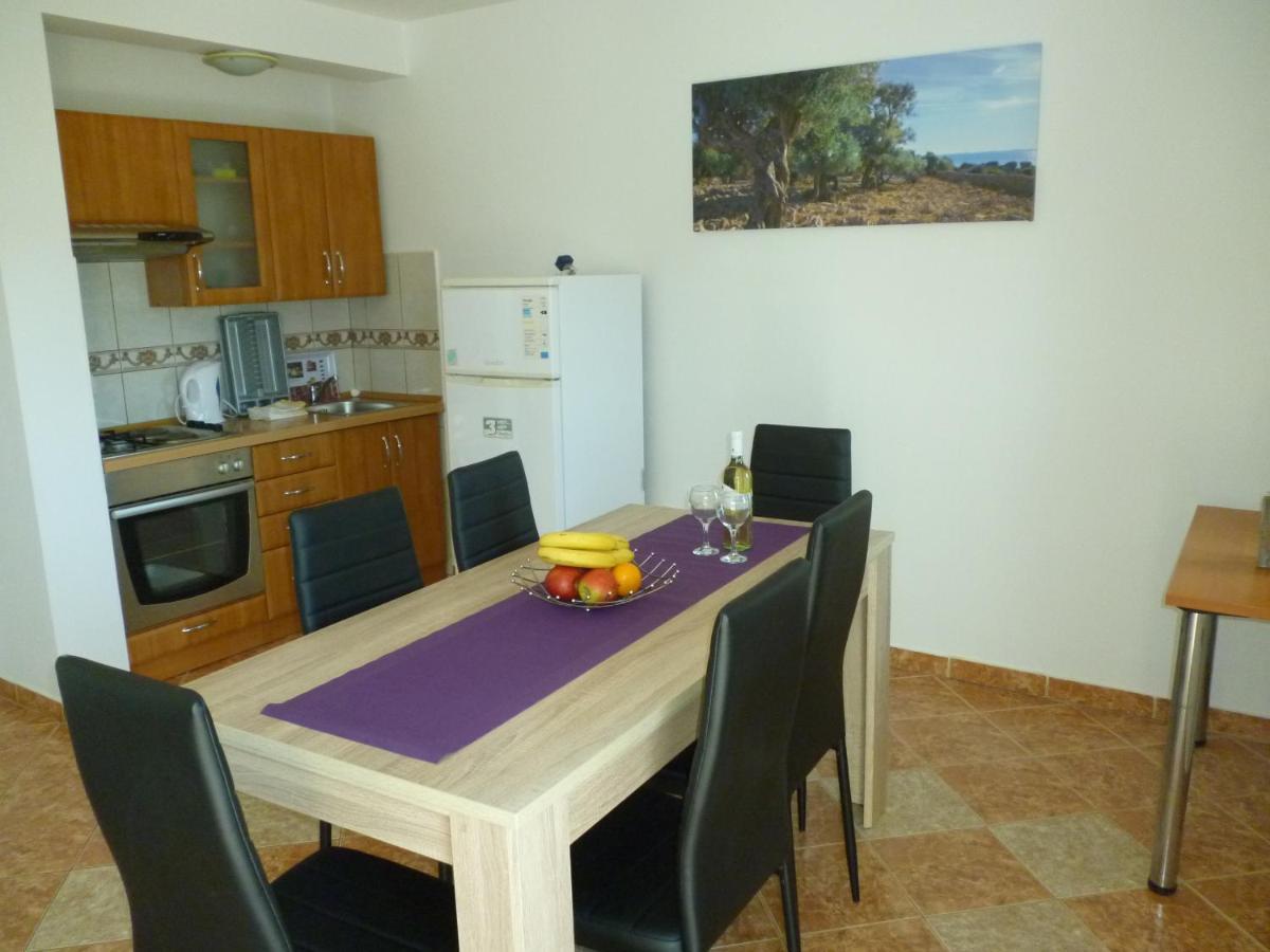 Apartments & Rooms Lucie Posedarje Ngoại thất bức ảnh